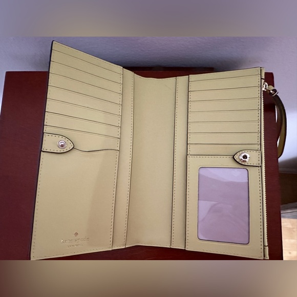 Kate Spade frosted lime tote bag with large wallet. - Picture 3 of 3